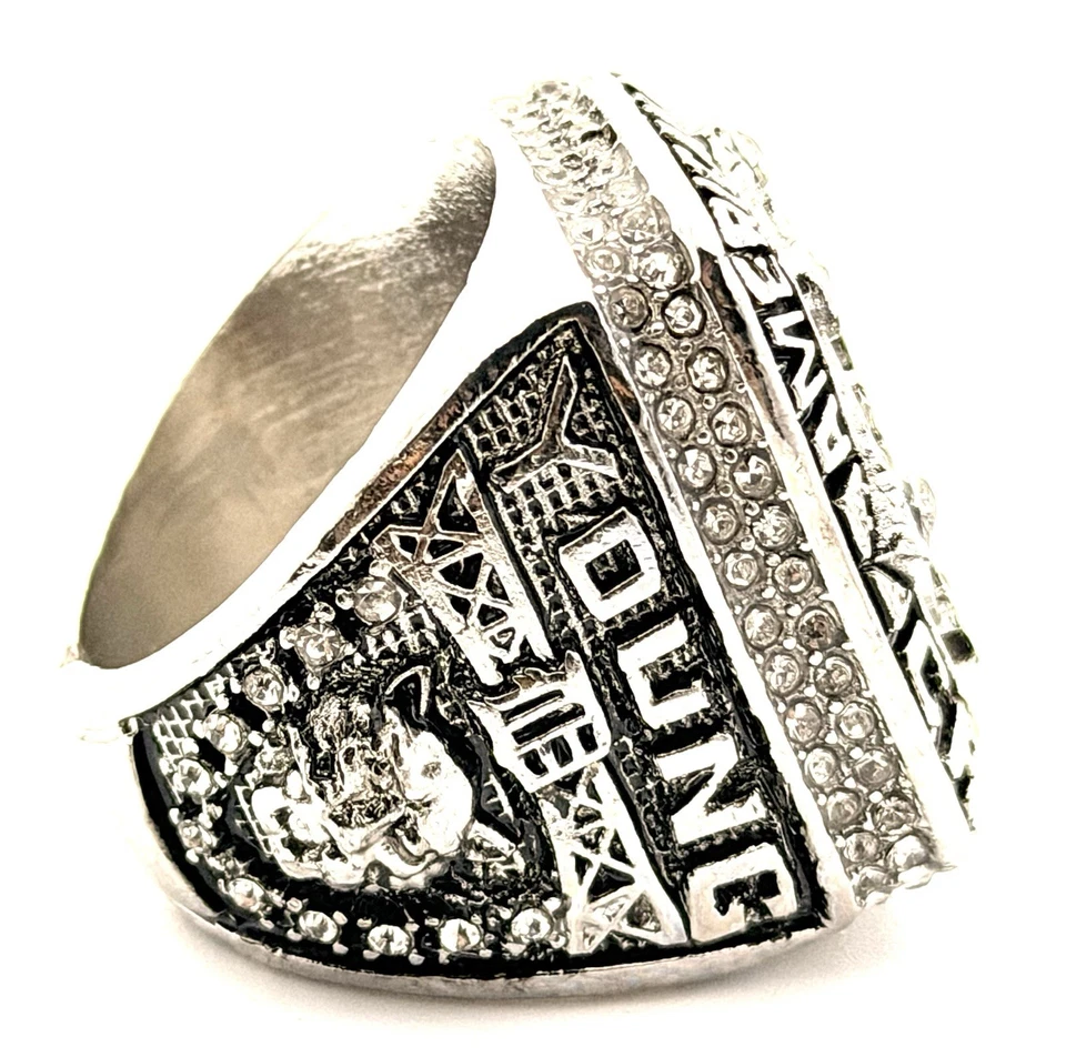 MLB / Anillo Campeonato Serie Mundial Tigres de Detroit 2012 / Young Foto 4 de 4