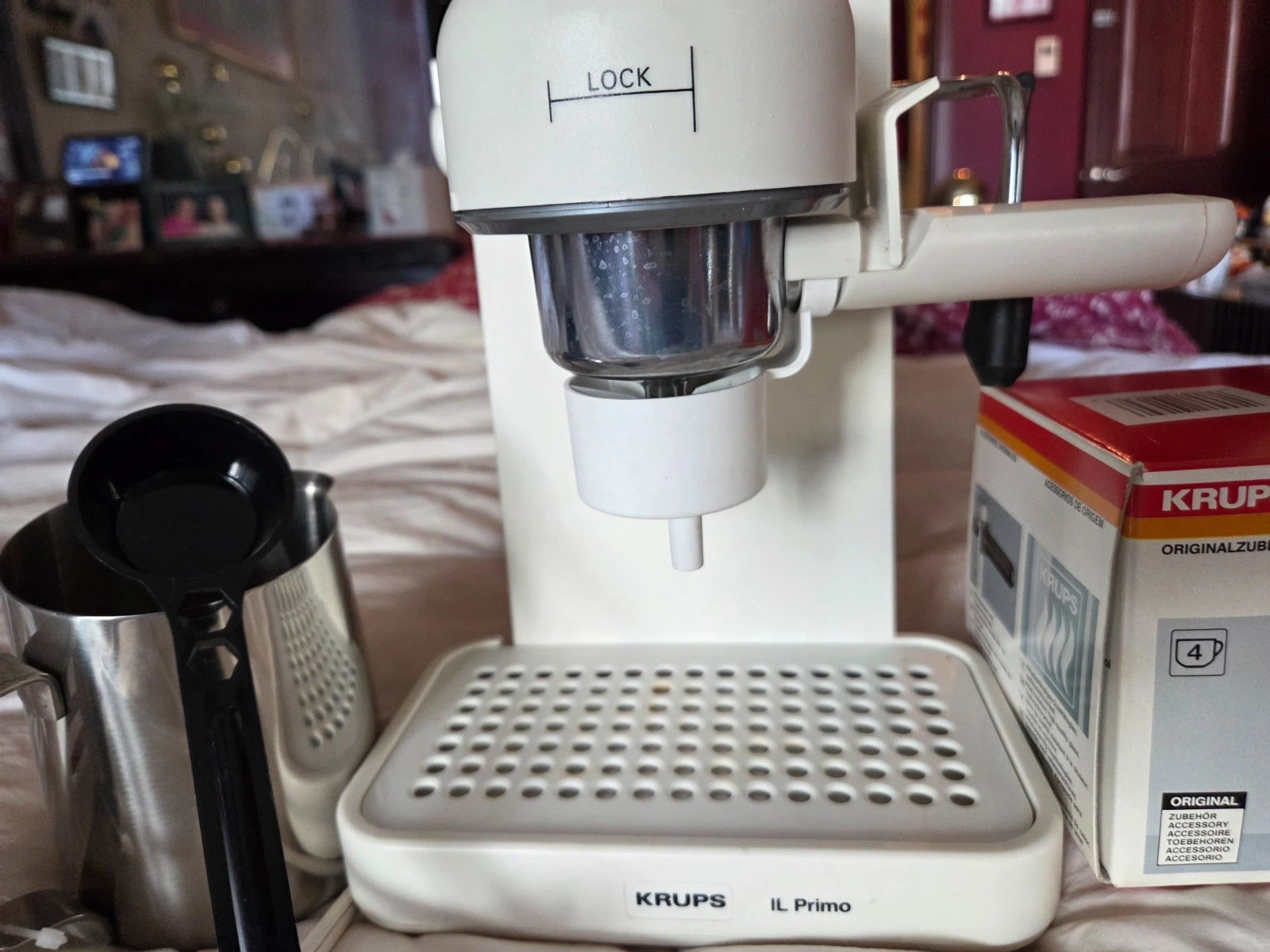 Krups IL Primo Espresso/Latte Coffee Machine, incl Pitcher, Carafe, Scoop