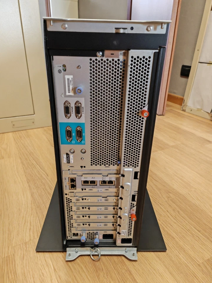 Server IBM 520 iSeries Model 8203-E4A 5635 4.2 GHz 4300-15600 CPW 4-Core P10 - Immagine 4 di 4