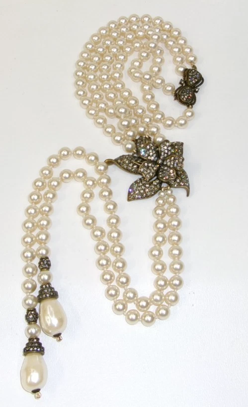 Collar de Perlas Heidi Daus Lariat con Flor de Diamante Negro Swarovski Y Gota Foto 2 de 2