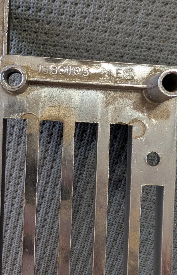 Nuevo de Lote Antiguo 1966 1967 Buick Riviera Parrilla Faro Izquierdo Visera Puerta Foto 2 de 4