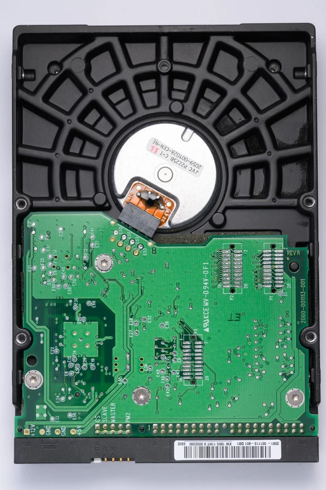 WD Protege 30GB IDE Desktop Hard Drive Model WD300EB-75CPF0 P/N WD300EB-75CPF0 - Image 2 of 2