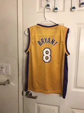 K Bryant Jersey # 8 Yellow 11724 Used L-14/16 Champion 26094-m21 88-678971-35 12