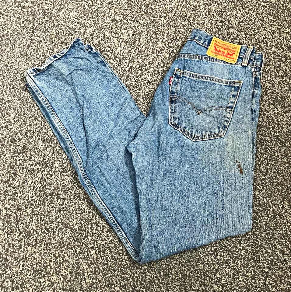Levi's 505 Men's Regular Fit Straight Medium Wash Blue Denim Jeans W32 L34, photo 1 of 5