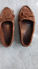 Minnetonka Moccasins Brown Suede Slip On with Rubber dot Sole Women's Size 6M