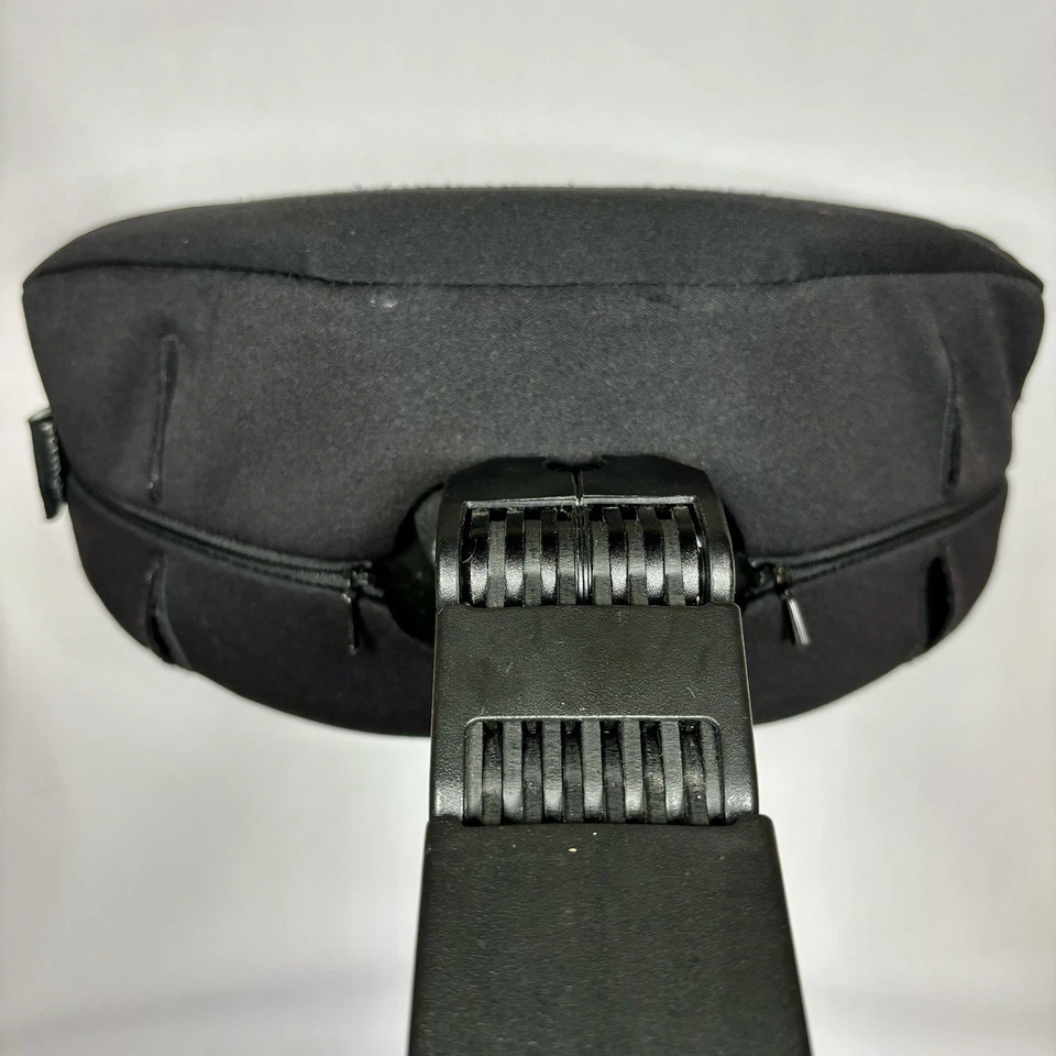 Reposacabezas eléctrico para silla de ruedas Permobil con herrajes y herramientas Foto 3 de 4