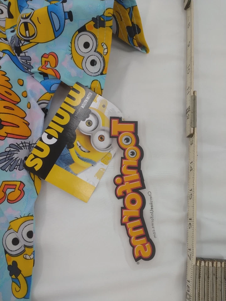 Minions Cherokee Scrubs Tooniforms Unisex V Neck Top NWT#NT00 - Image 3 of 4