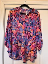 Dear Scarlett Lizzy Tunic Top Size L Stretchy Floral Blouse