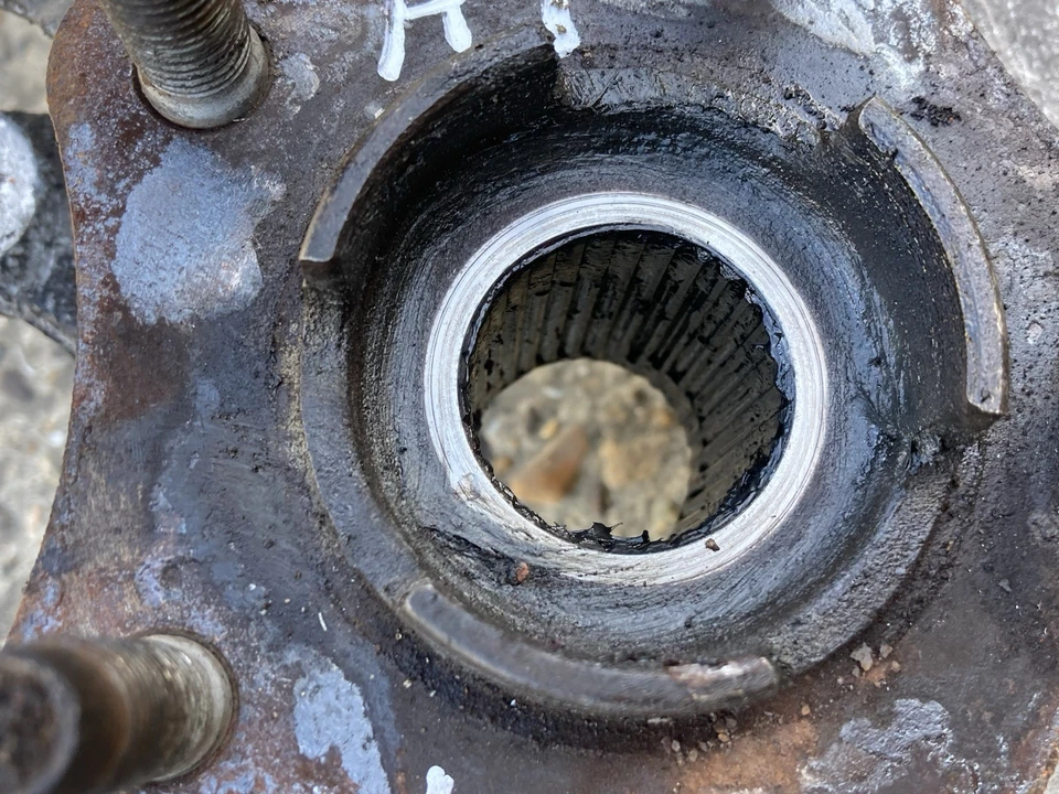 Buje de rueda trasero lado izquierdo para Jaguar XF X250 MK1 RWD 3.0 diésel genuino 2012 Foto 3 de 4