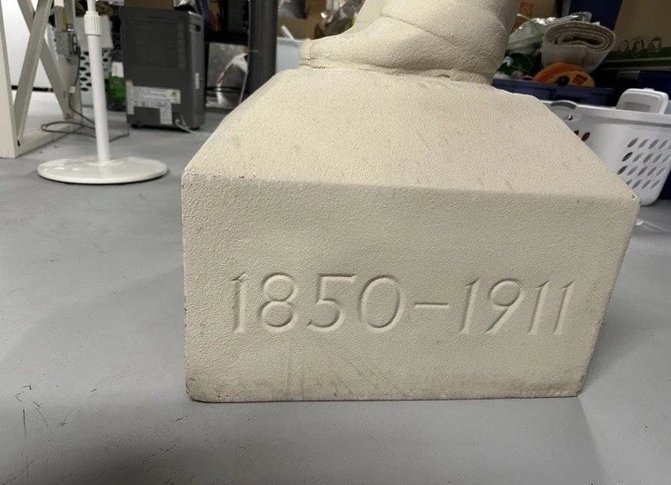 Jack Daniels 真人大小树脂雕像 6 英尺 — 第 4/4 张图片