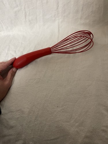 Le Creuset Silicone Balloon Whisk Revolution Red New Unused
