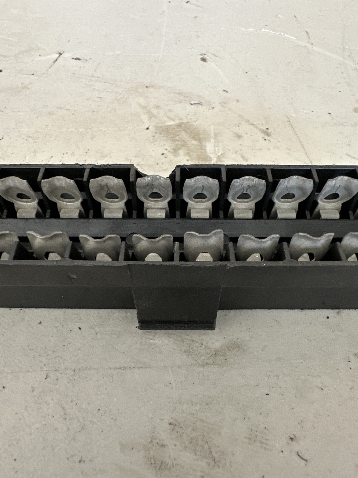 Ferrari Part 116262 Fuse Box Base 400i MONDIAL 8 MONDIAL QV P/R AS-IS READ