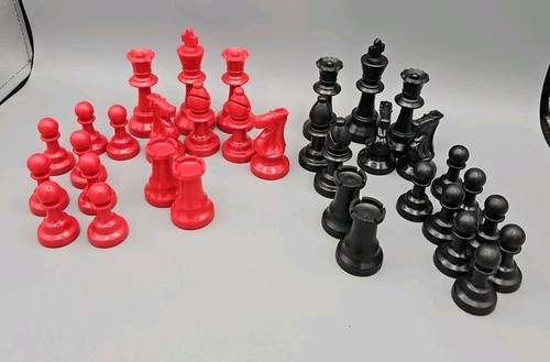 Staunton Single Weight Chess Pieces – Full Set of 34 Black & Red - 4 Queens  