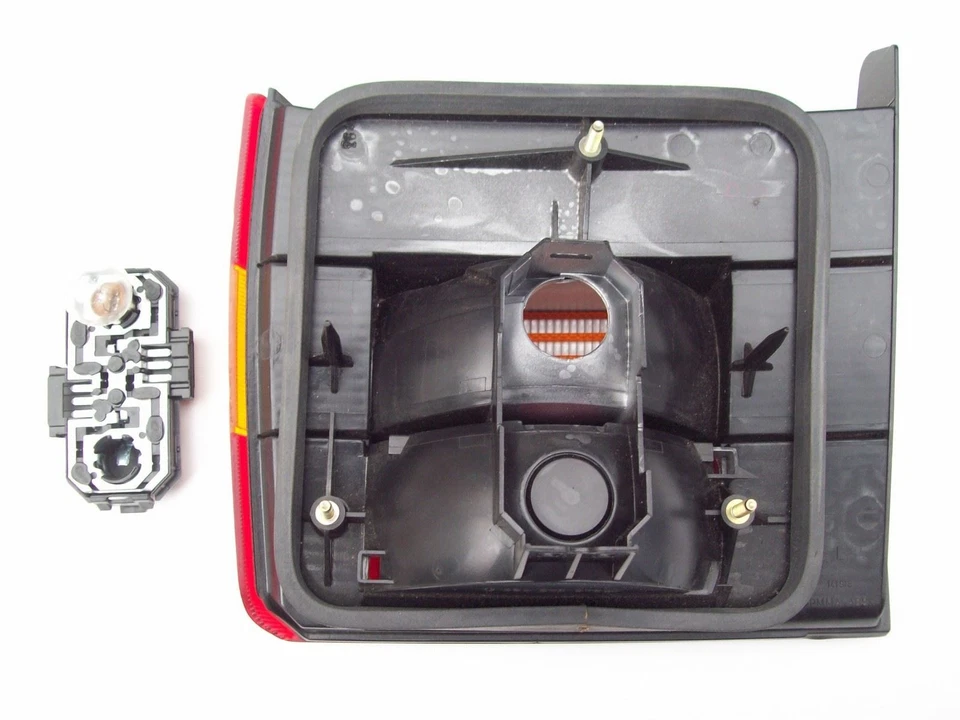 Оригинальный задний левый внутренний фонарь для салона VW Passat 3A5945107A 1994-1997 - Изображение 4 из 4