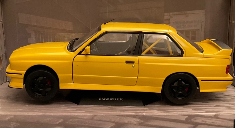 BMW M3 (E30) 1990 1/18 Solido - Immagine 3 di 4