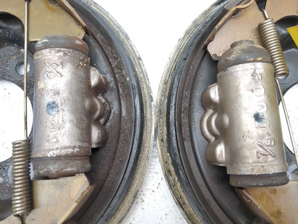 09-23 Juego de tambores de freno delantero Kawasaki Mule 4000 KAF620M Foto 4 de 4