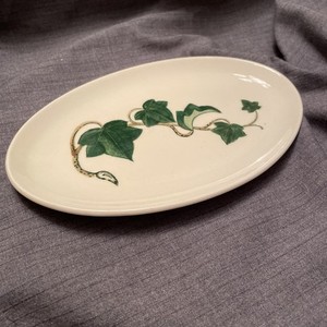 VTG Metlox Poppytrail. Hand Painted California Ivy Platter