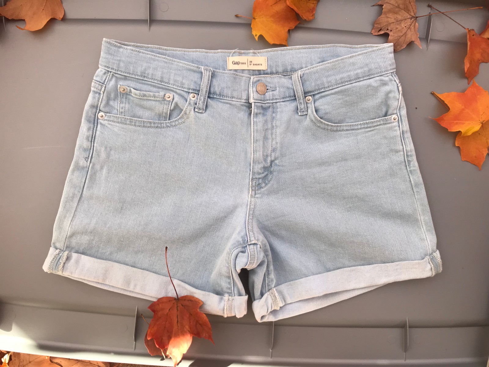 Gap 1969 Women’s 5" Shorts Denim Light Indigo stretch… Gem