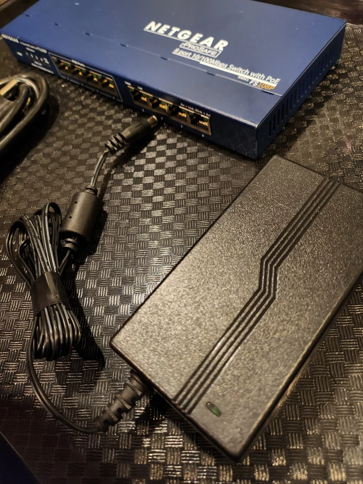 Netgear ProSafeFS108Pv3 8 Port Switch 10/100Mbps  W/ 4 PoE Ports + 4 Non-PoE - Image 3 of 4