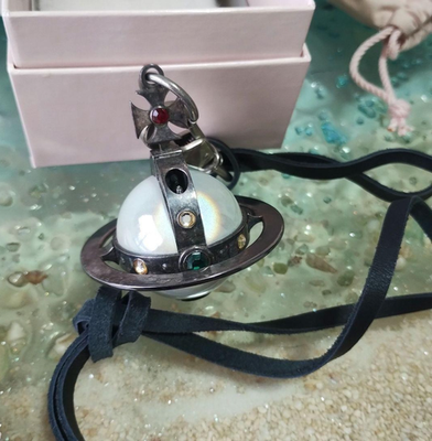 Working Vivienne Westwood Gas lighter white silver orb NANA with