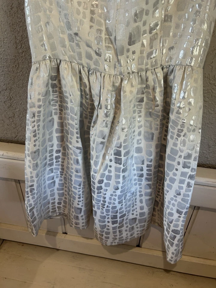 Mac & Jac Dress Womens Medium White & Sliver Sleeveless V-Neck - Image 4 of 4