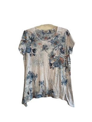 New Direction Woman 2X Top White Blue Floral Short Sleeve Handkerchief Hem Light