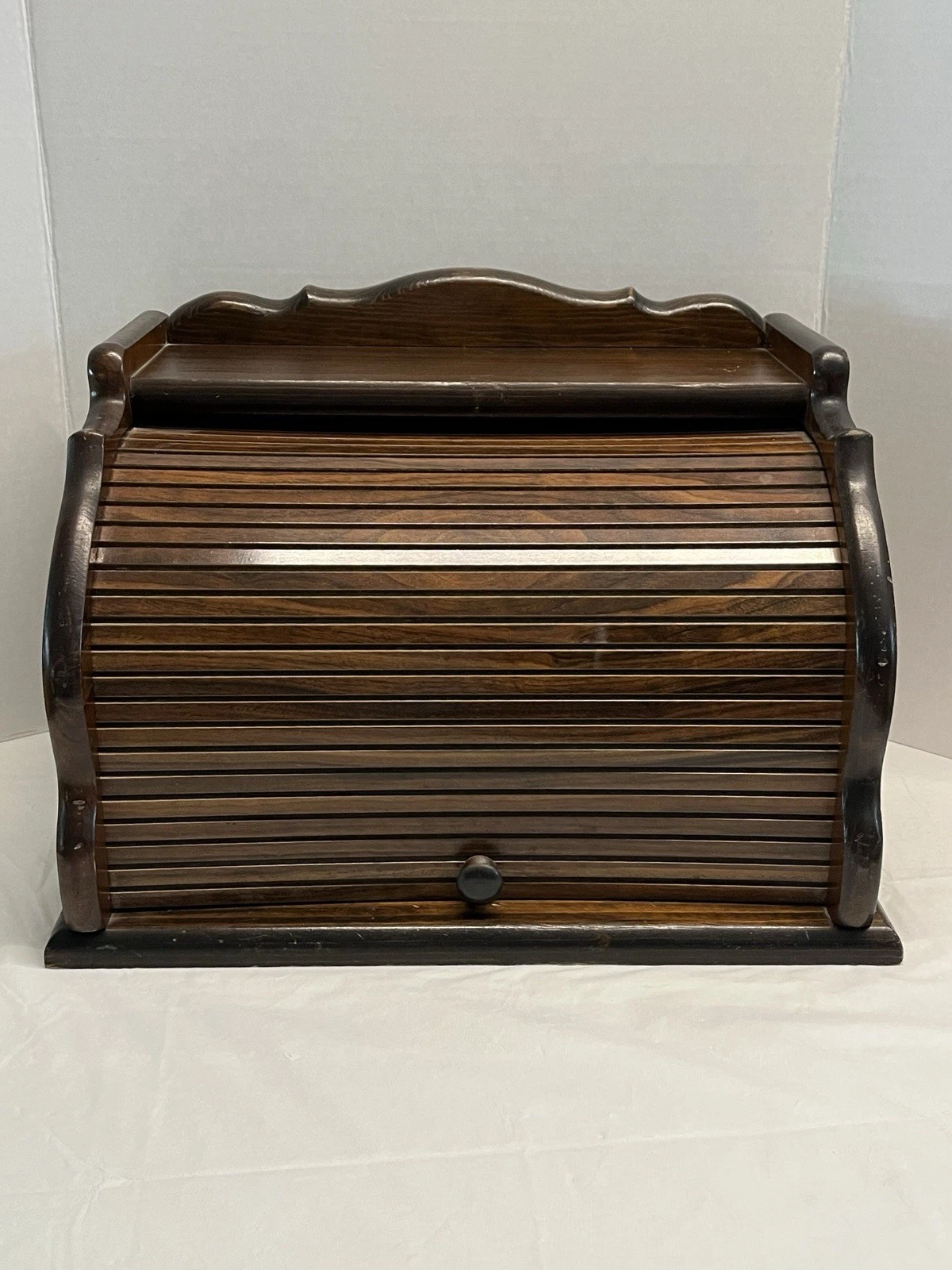 Vintage Roll Top Wooden Bread Box MCM Cottage Farmhouse Desk Kitchen Storage
Opens in a new window o