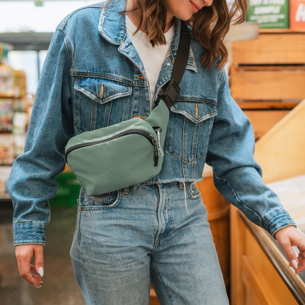 Eco-Friendly Adjustable Belt Bag with Carabiner Clip – Sustainable Fanny Pack Made from Recycled Materials