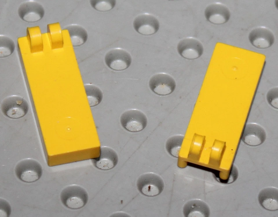 Lego Yellow Hinge Tile 4531 set 6393 6473 8034 6645 6764 6755 8431 8460 8438... - Photo 1/1