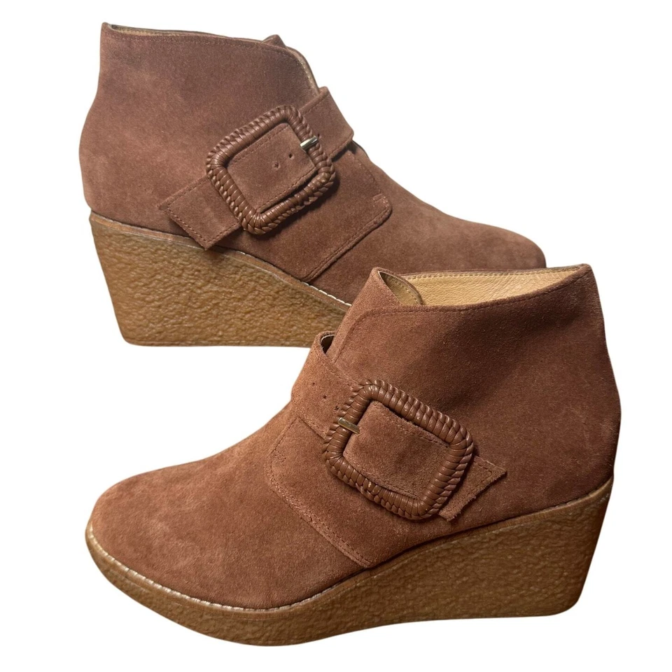 Jack Rogers Boot Women Size 7.5M Brown Izzy Suede Ankle Bootie Wedge Buckle Y2K - Image 2 of 4