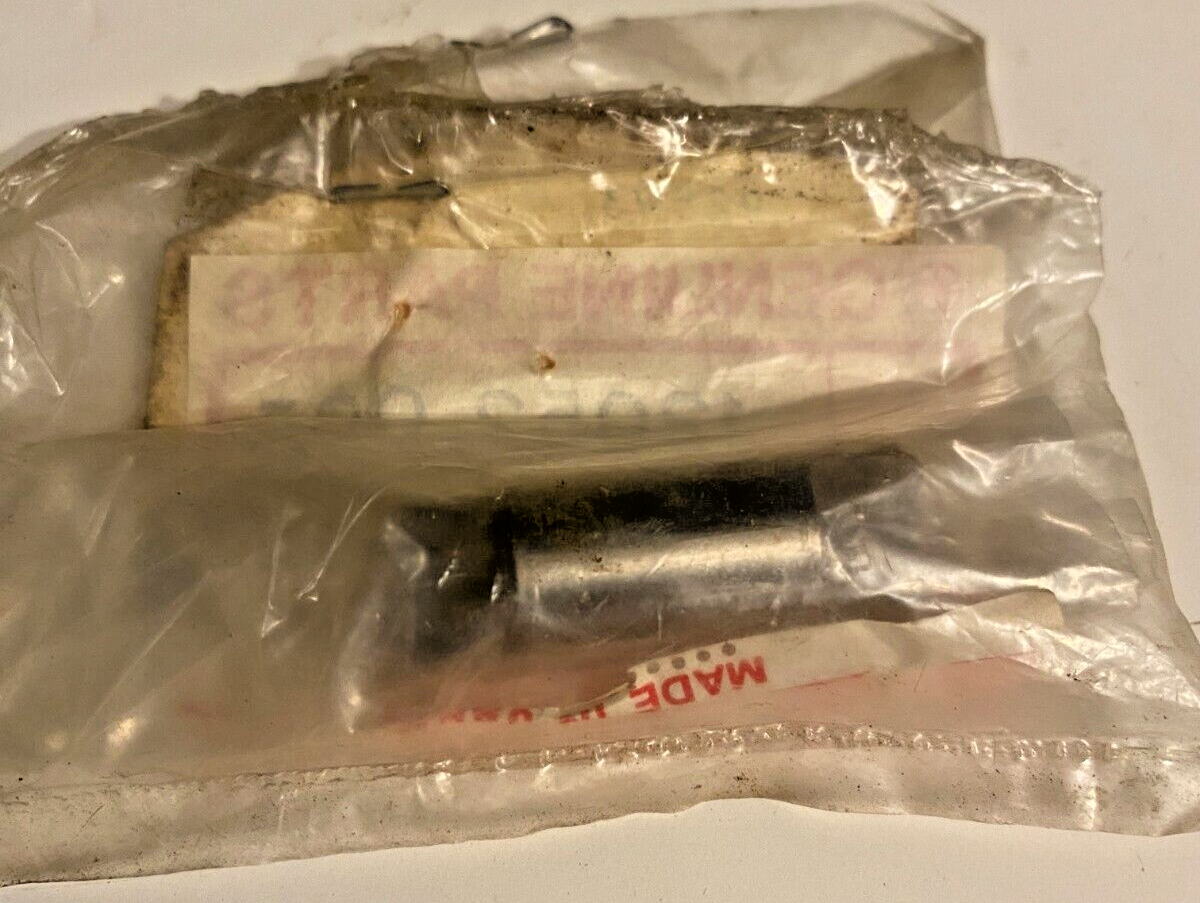 NOS OEM Kawasaki Guide Roller Shaft KZ1000A/C/D/E/G KZ900A/B KZ650