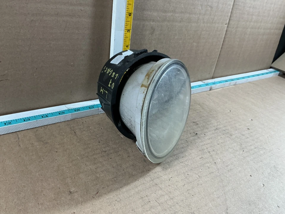 Luz antiniebla delantera izquierda del lado del conductor Subaru Legacy 2007-2009 Foto 2 de 4