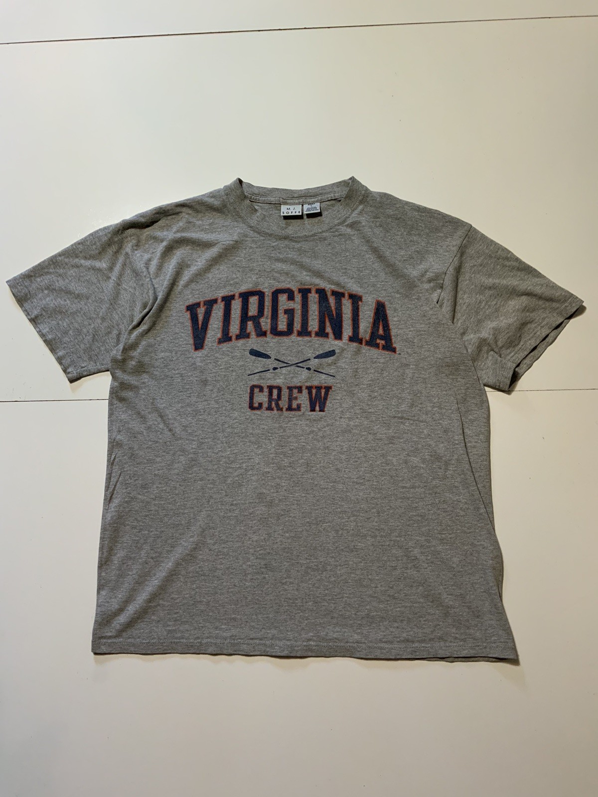 FILA Maglietta Vintage MJ Soffe Virginia University Cavaliers Canottaggio Crew Team Grafica