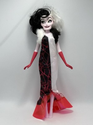 Hasbro Disney Villains Cruella De Vil Puppe (2017)