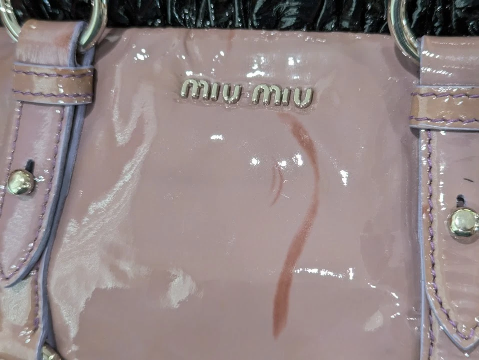 Auténtico bolso de hombro con volantes de charol MIU MIU púrpura de 2 vías RN0677 Foto 3 de 4