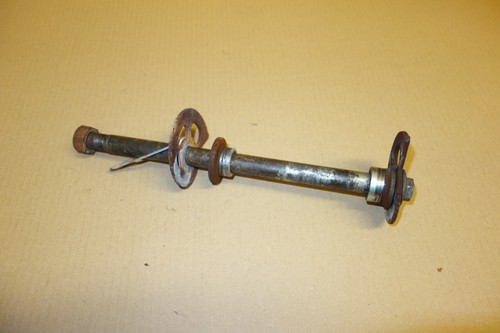 Honda XLR250 R XLR250 R MD22 rear wheel axle spindle with spacers - Picture 2 of 5