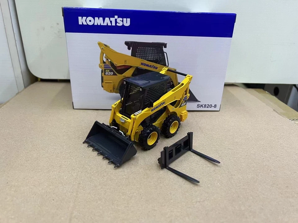 UH 1/25 Scale Komatsu SK820-8 Skid Steer Loader Diecast car Model Toy Gift - Image 2 of 4