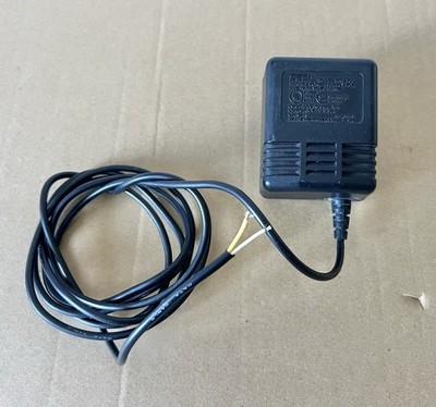 Sega MK-2103 DC10V Power Supply AC DC Wall Adapter Adaptor 10V SDC 850mA 0.85A