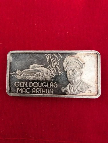 General Douglas MacArthur 1 ozt .999 Fine Silver Vintage  Bar Hamilton Mint