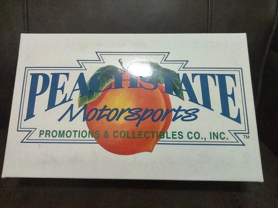 Larry Pearson NASCAR Transporter Peach State Motorsports Caja y certificado 2694/5000 Foto 4 de 4