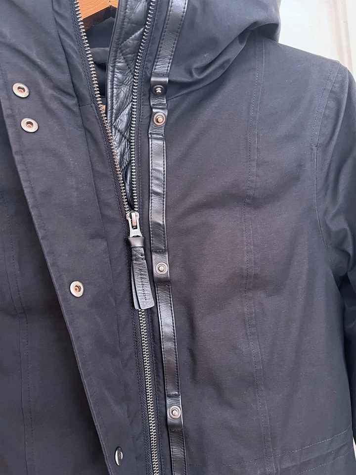 Abrigo acolchado parka de plumón Mackage Danea usado en excelente estado con ribete de piel desmontable XXS Foto 4 de 4