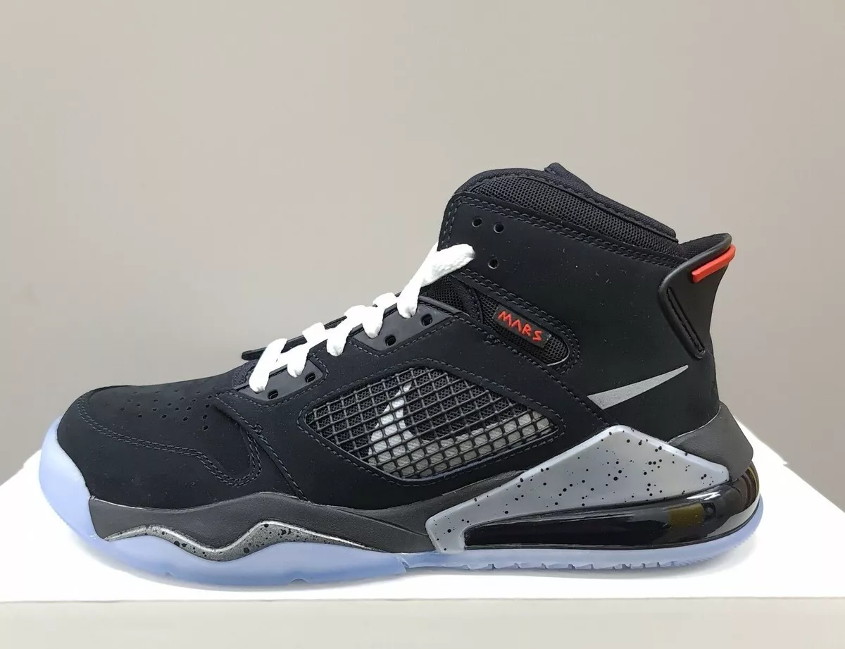 Nike 270 mars top