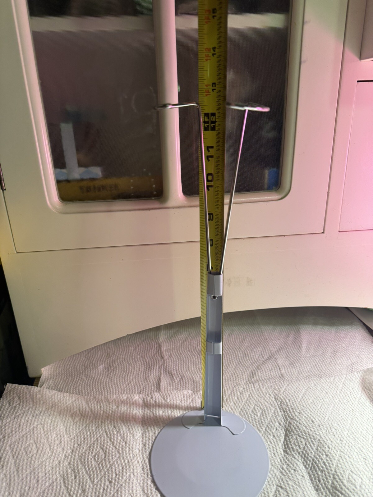 5pc Kemper DOLL STAND LIGHT TAN COLOR METAL COATED WIRE  4.5" Base/Height 7-12