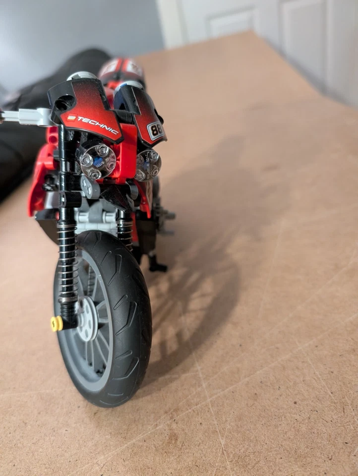 LEGO Technic 8051 Motorbike, photo 2 of 5