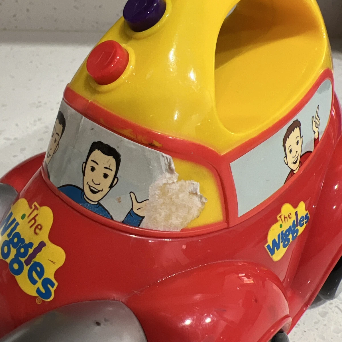 Wiggles car top seat yellow