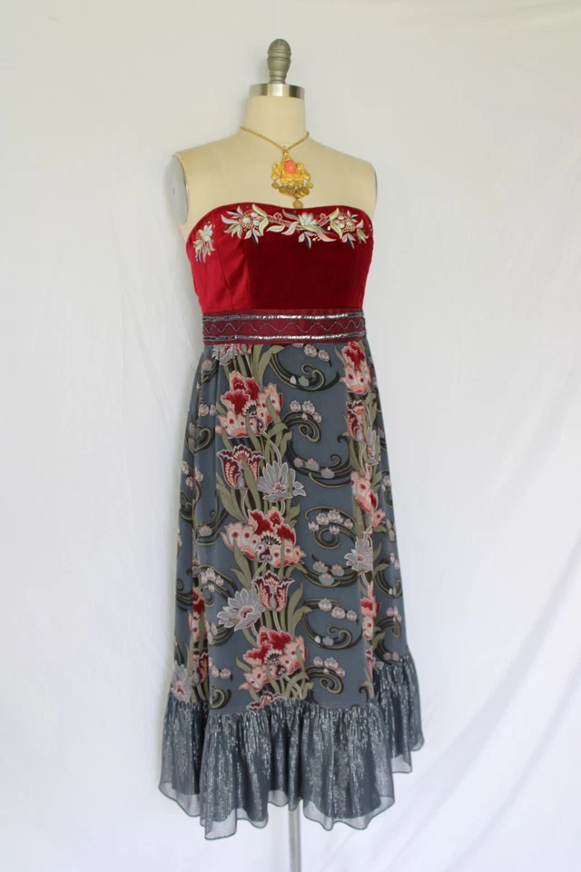 Vestido midi de terciopelo bordado sin tirantes Nanette Lepore Anthropologie de colección Foto 4 de 4