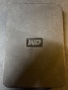 WD, 1 TB extern, P/N: WDBABBV0010BBK-00, S/N: Wx61A8030894, SATA HDD