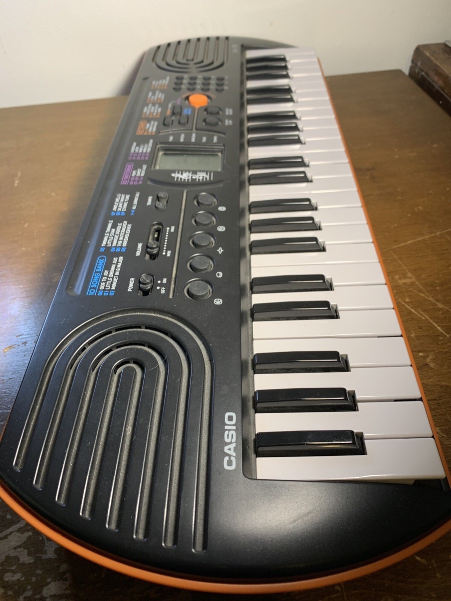 CASIO SA-76 44-Key Mini Electronic Keyboard with 100 Tones