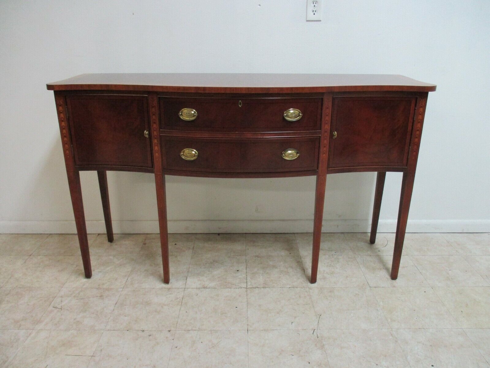 Ethan Allen 18th Century Chippendale Banded Sideboard Server Buffet Console  A