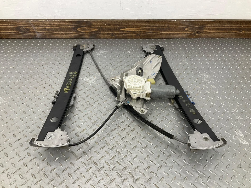 2008 Maybach 57 W240 后左 LH 窗调节器 (A2407300146) 已测试 — 第 4/4 张图片